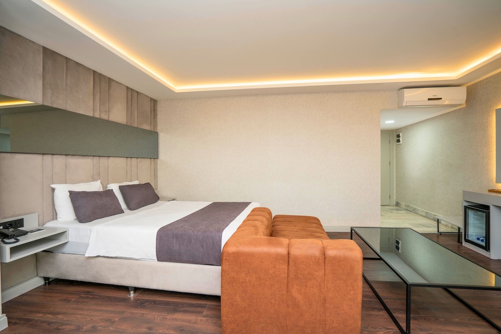 Deluxe, Double Bed