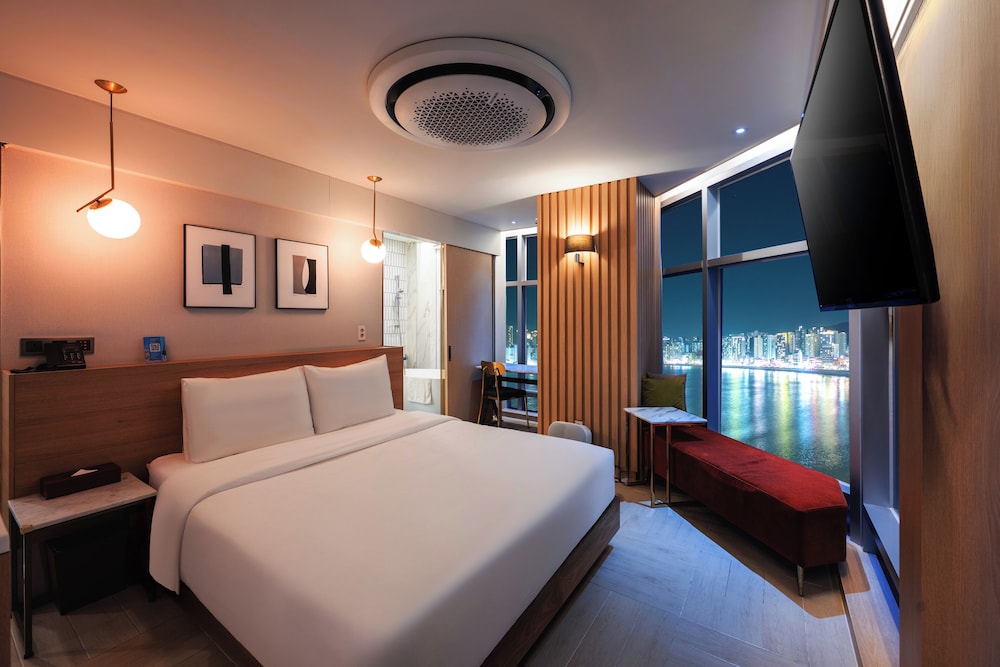 Royal, Ocean, Suite, Double Bed, Ocean View