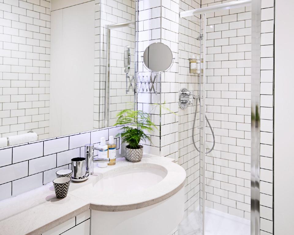 1 Bedroom, Executive, Apartment, King Bed, No 5 Maddox Street 2/3