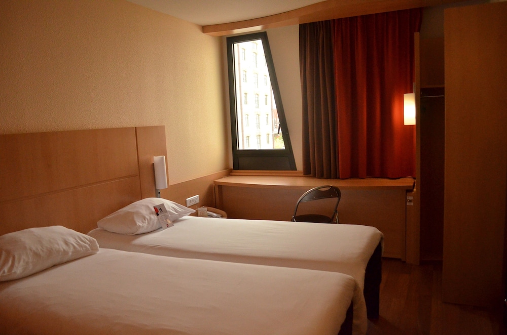 Ibis Marseille Centre Euromed 13/41