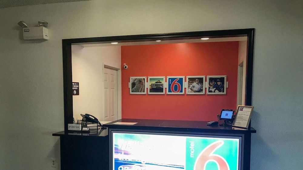 Lobby at Motel6 Bloomsburg, PA, BLOOMSBURG - PA