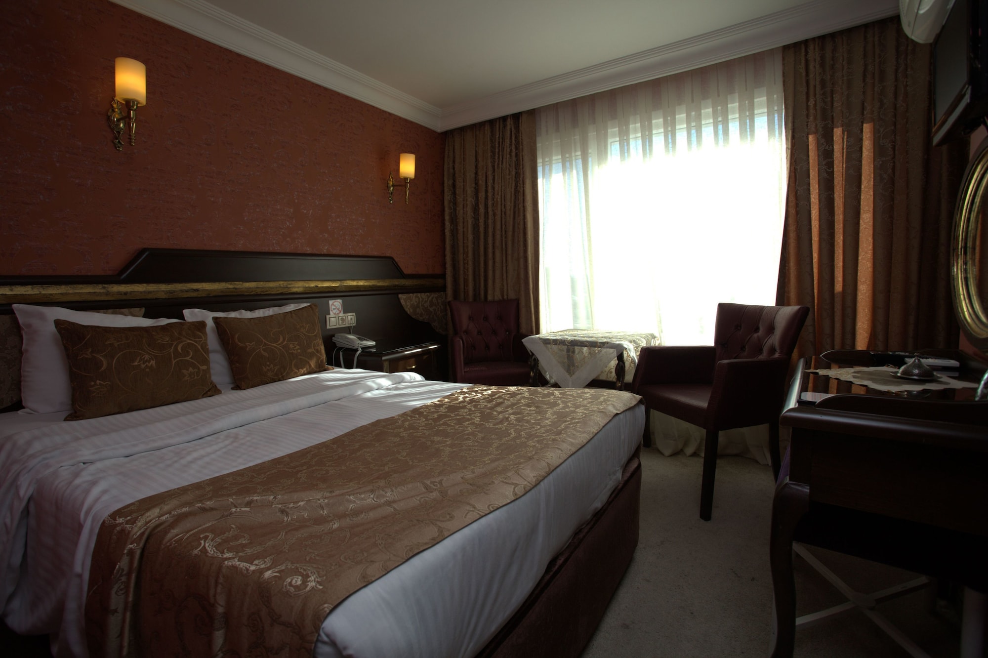 ROOM, SINGLE