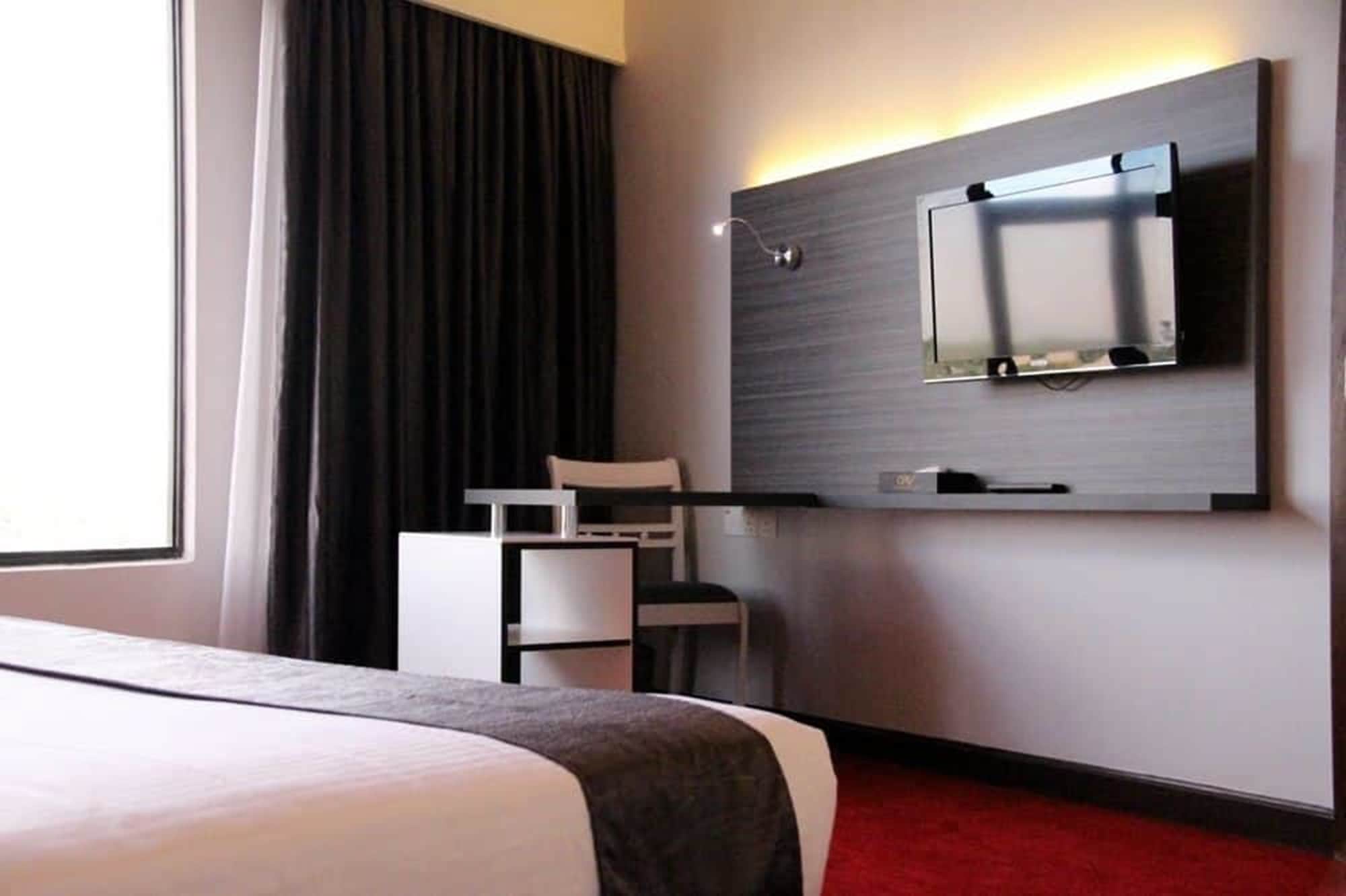 PREMIER, SUITE