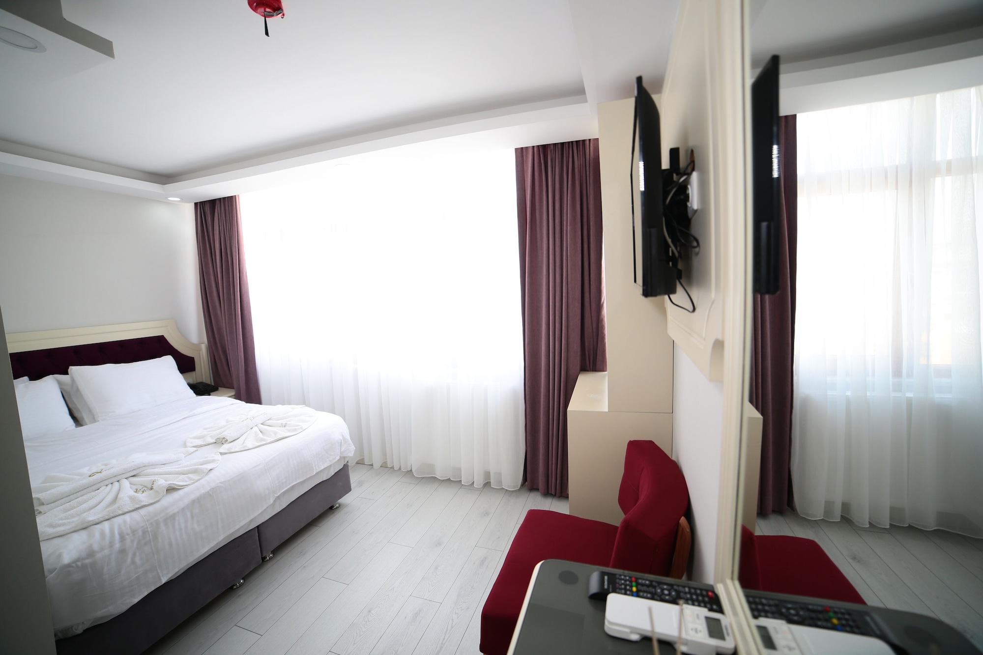 STANDARD, DOUBLE BED