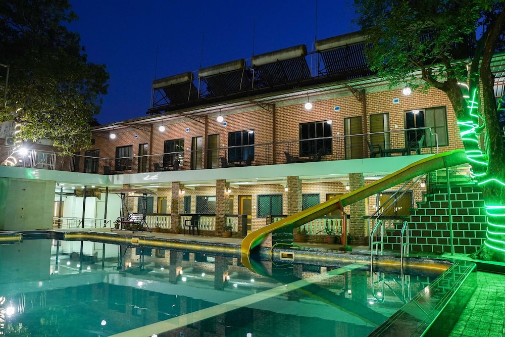 HOTEL KUMAR PLAZA 3/50