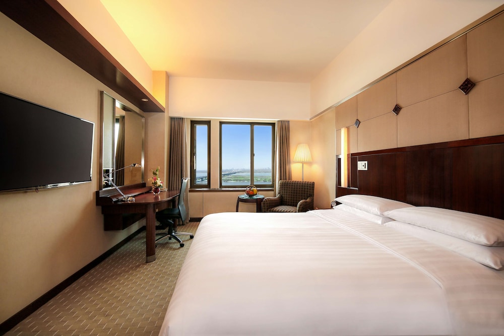 Shangri La Harbin 19/69
