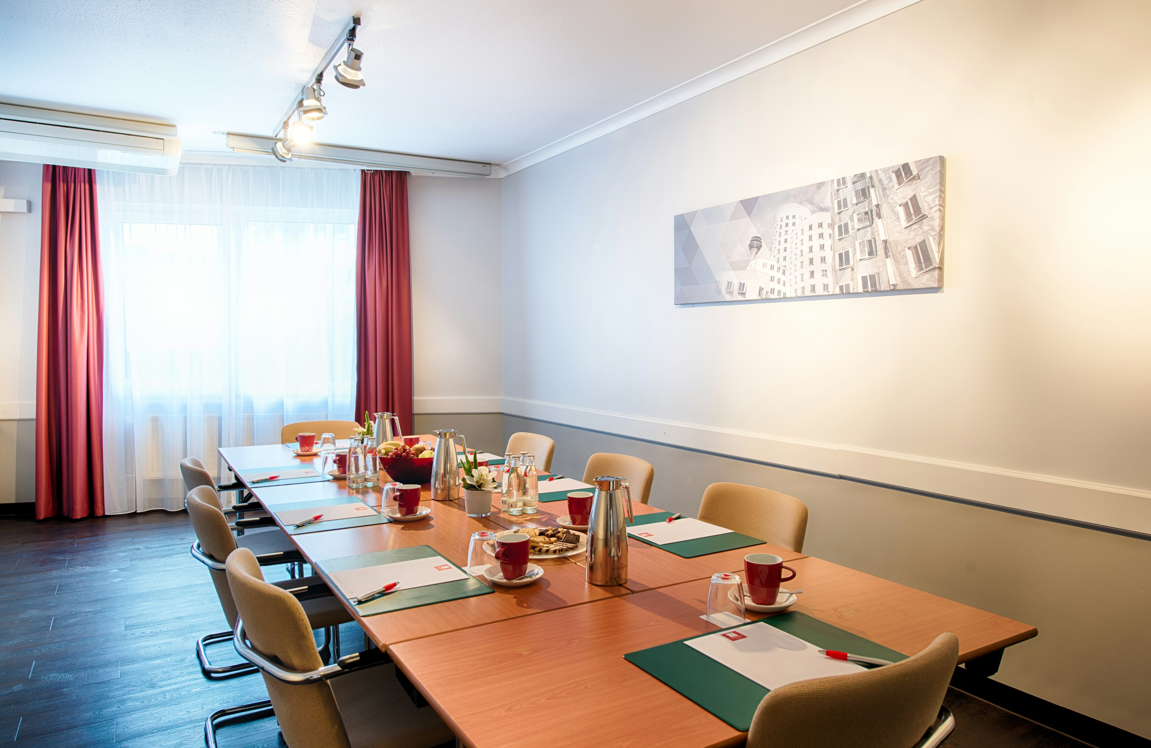 Leonardo Hotel Dusseldorf City Center 52/62