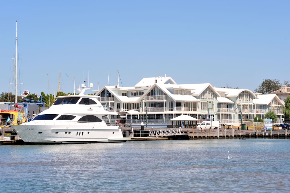 Aligned Corporate Residences Williamstown photo1