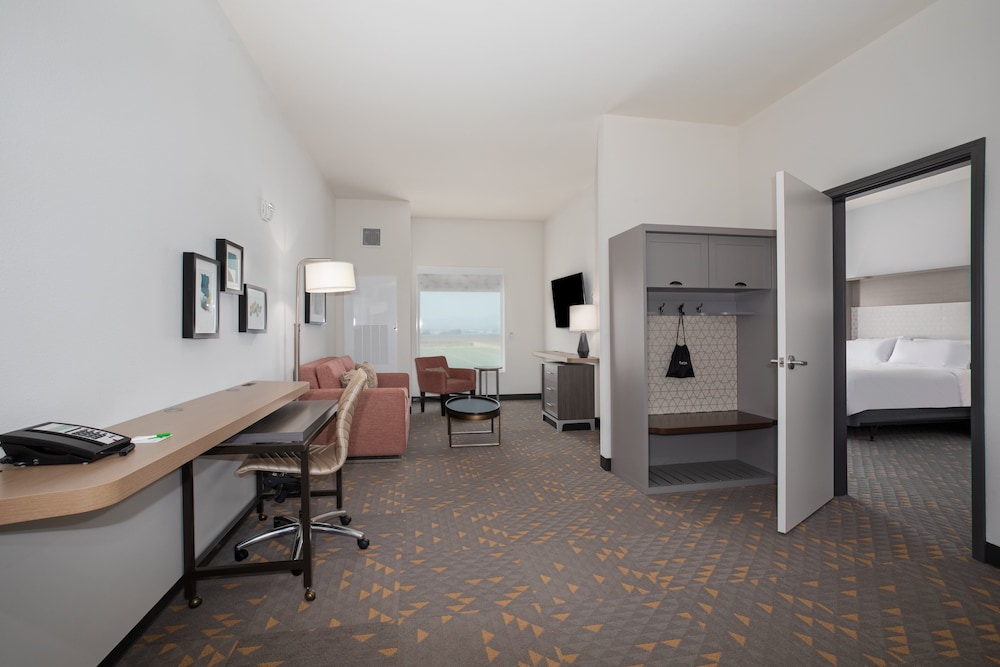 Holiday Inn Glendale - Stadium & Ent Dist 61/77
