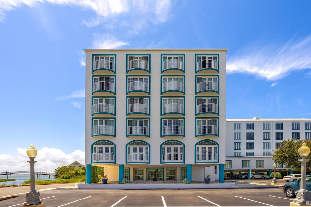 Coconut Malorie Resort Ocean City, an Ascend Collection Hotel 53/61