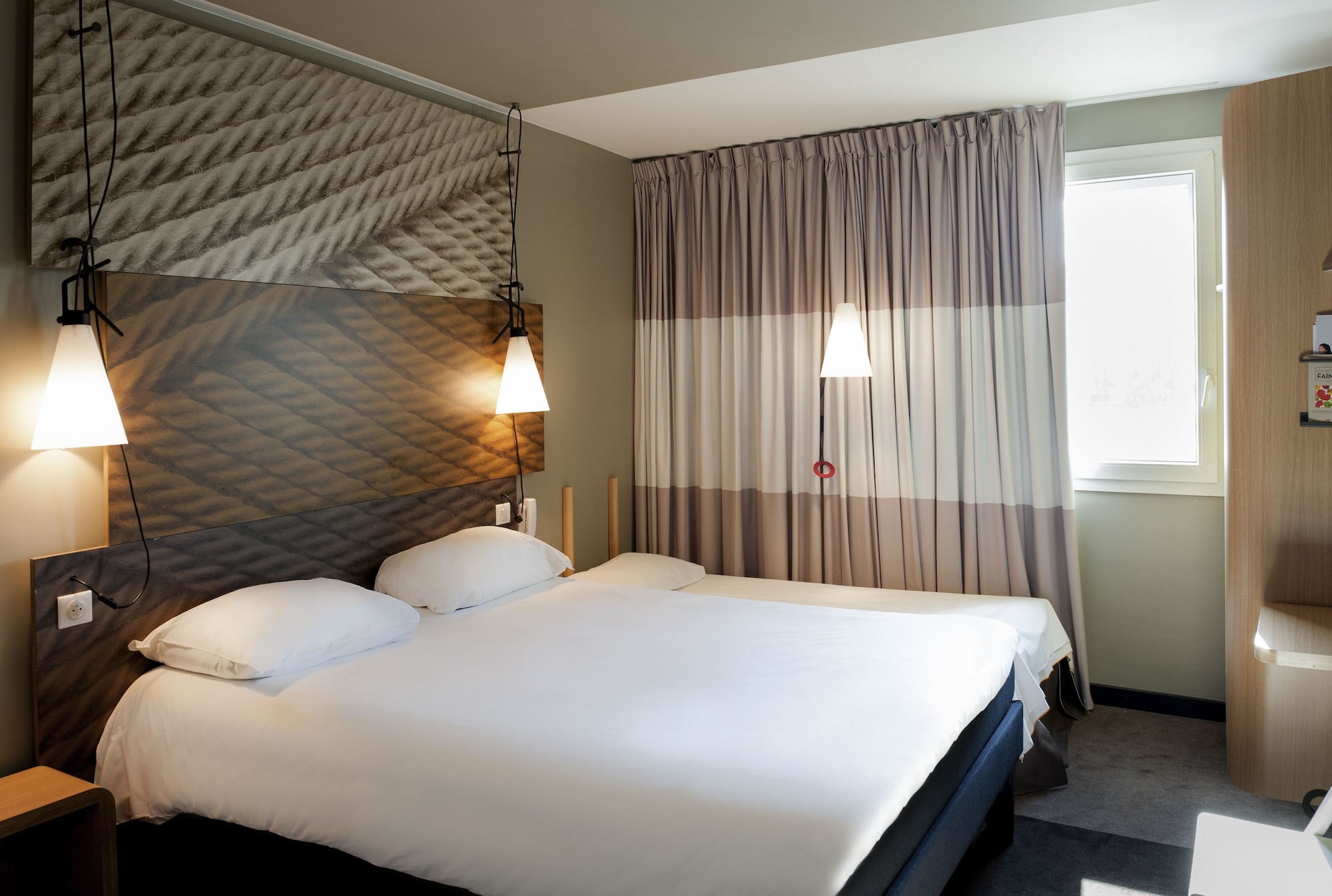 STANDARD, DOUBLE BED