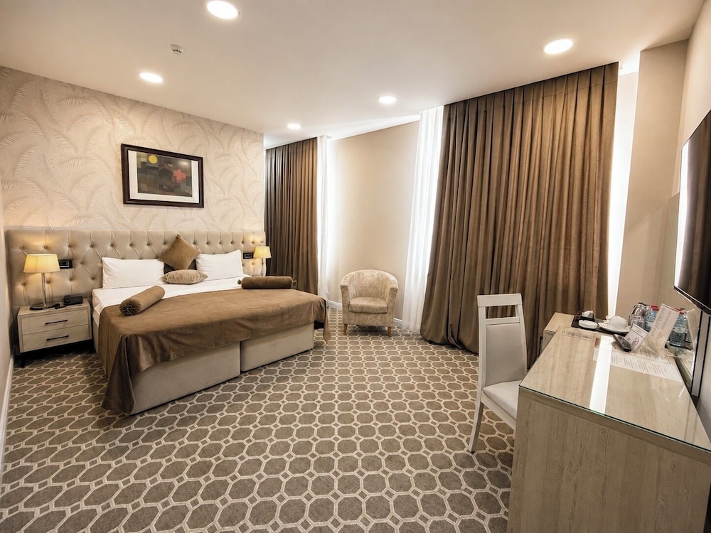 West Shine Hotel 23/48