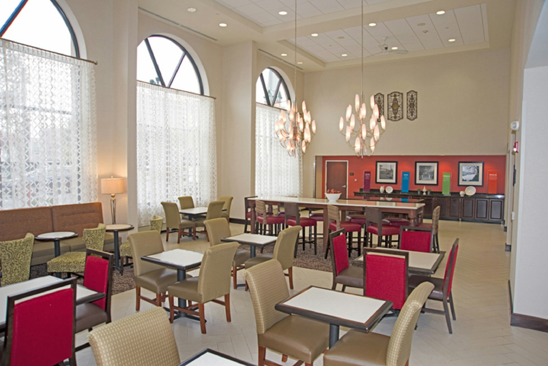 Hampton Inn Schenectady 28/48