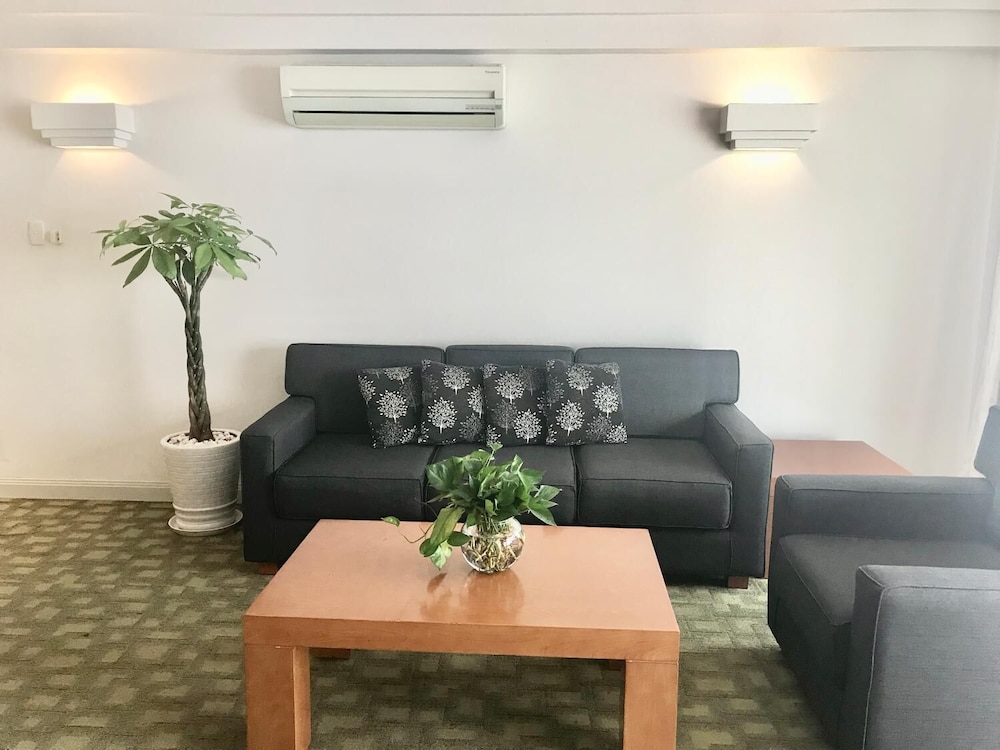 Saigon Apartments 56/72