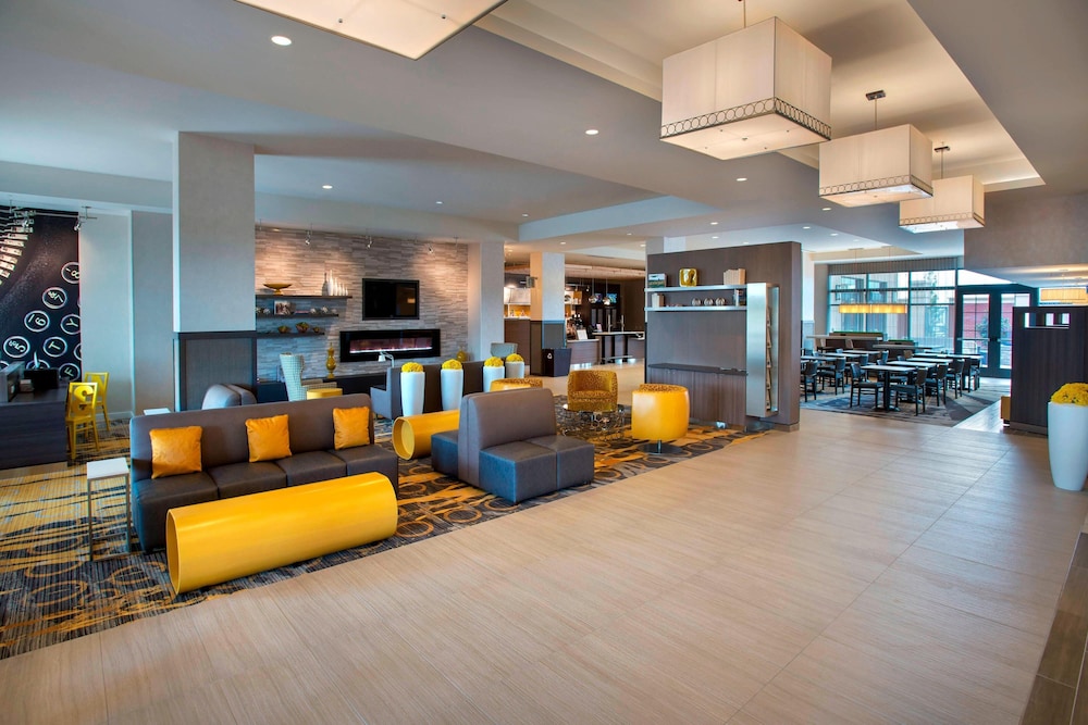 Lobby at Courtyard Philadelphia Lansdale, Harleysville