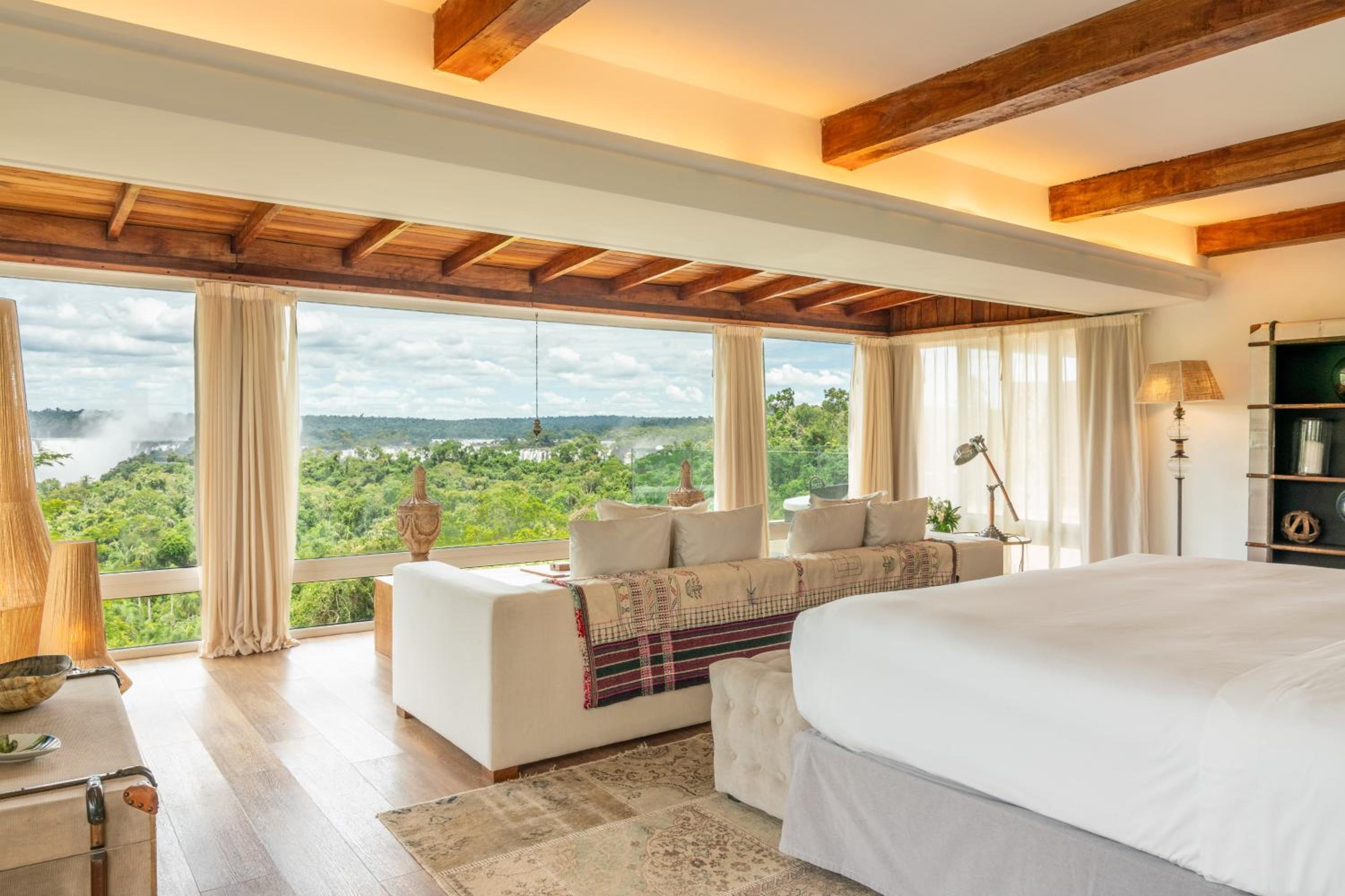 Red Level, Presidential, Suite, King Bed, Waterfall View