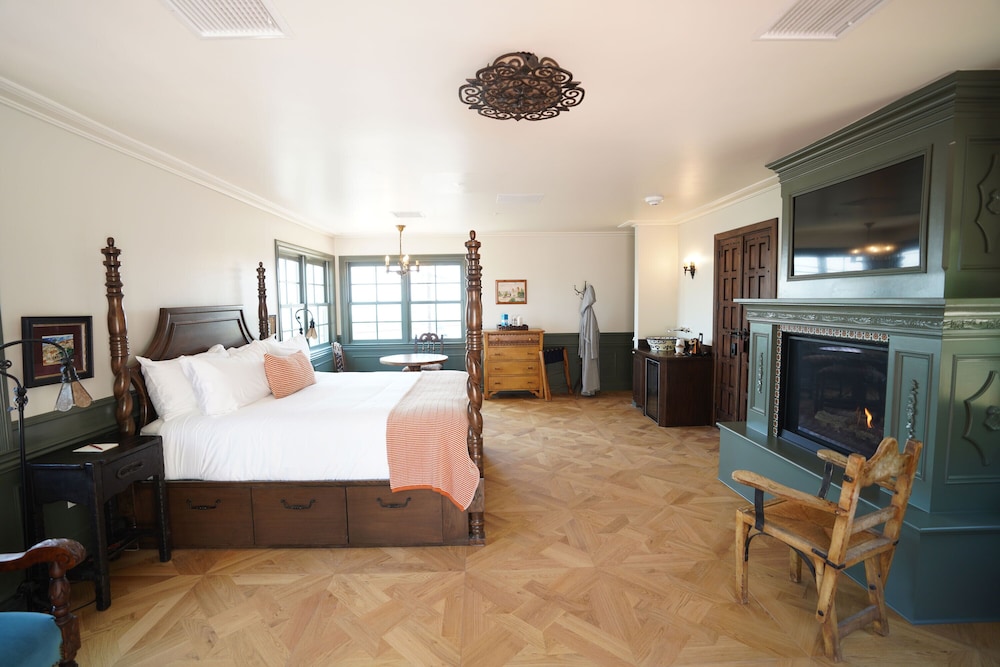 Capistrano Seaside Inn 12/50