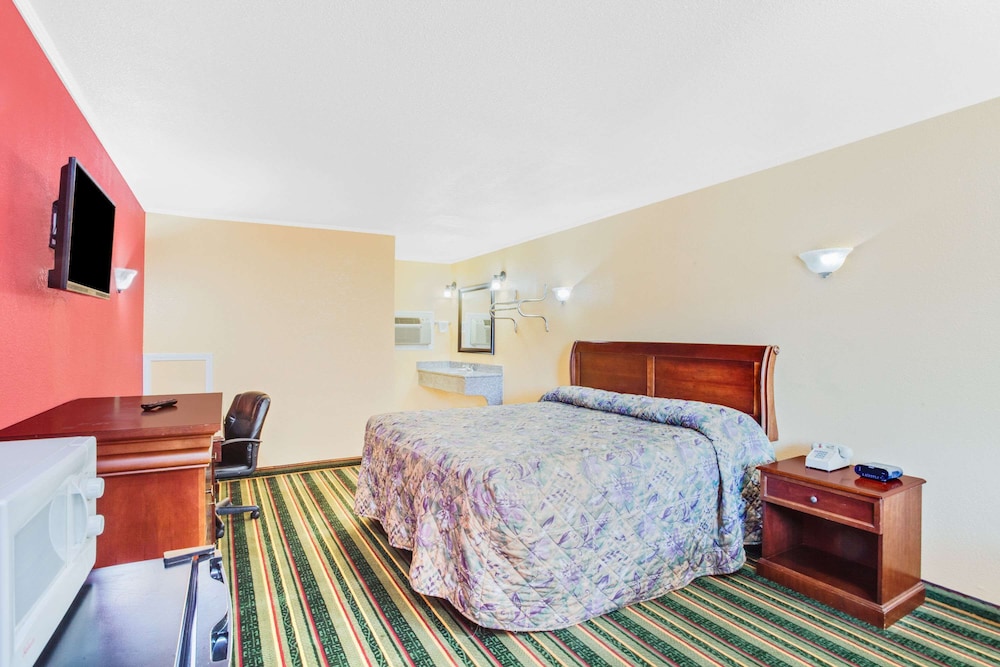 Knights Inn Paris 10/18
