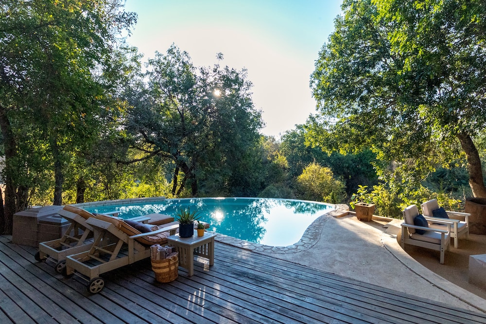 Leopard s Lair Bush Lodge 28/36