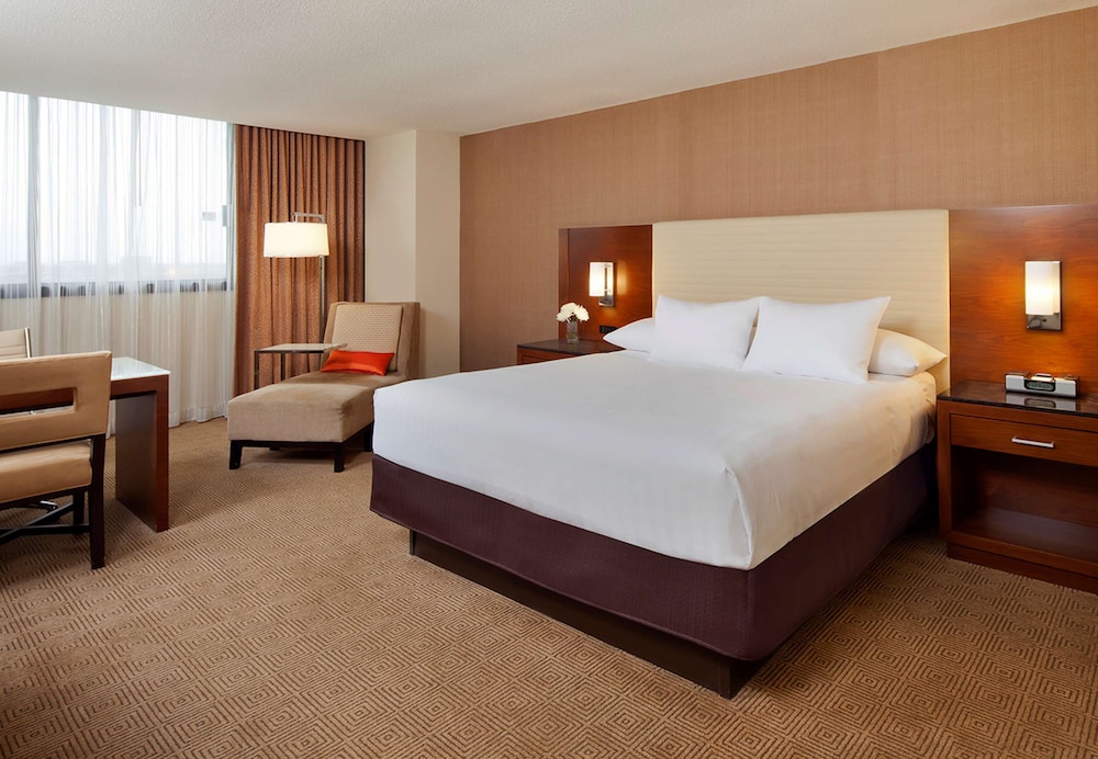 Hyatt Regency O Hare Chicago 10/50