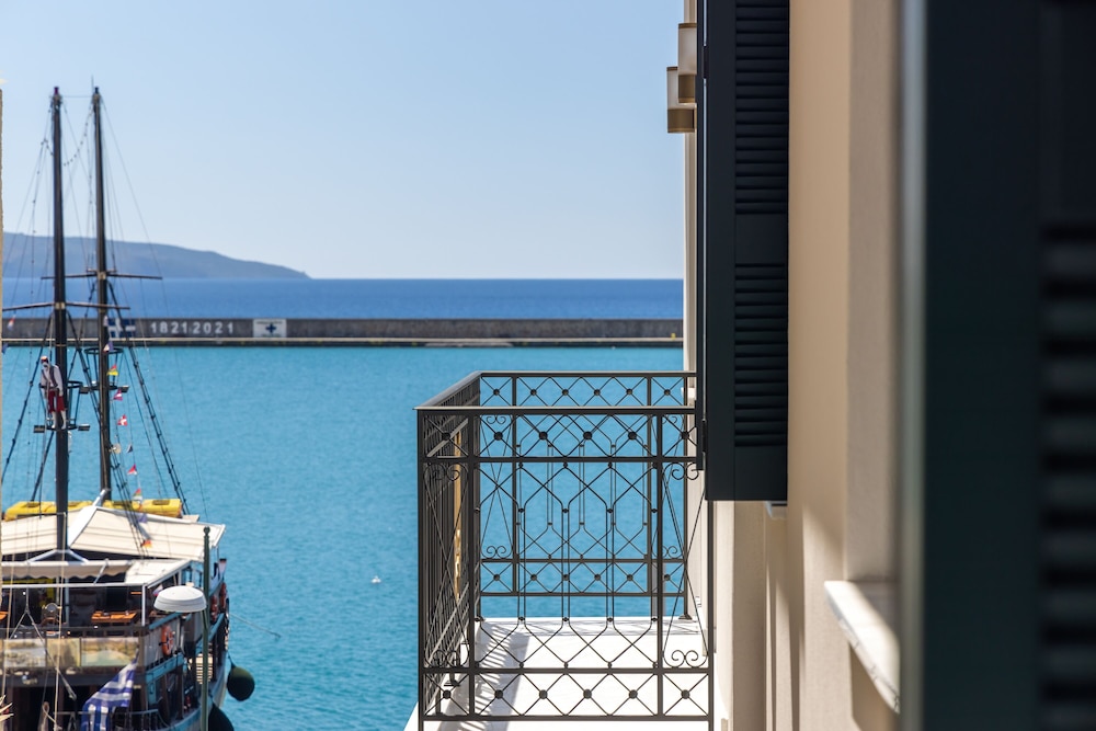 Grand Hotel Kalamata 39/50