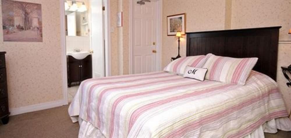 Auberge Mcgees Inn 14/75