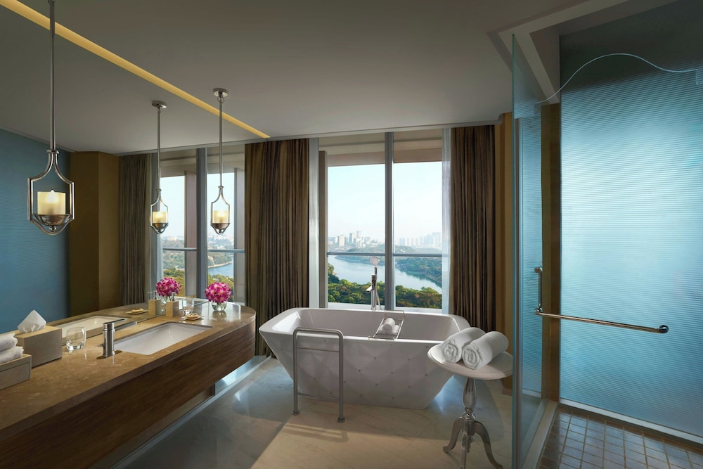 Tower, Suite, Double Bed, Smoking، Itc Kohenur A Luxury Collection Hotel Hyderabad 3/3