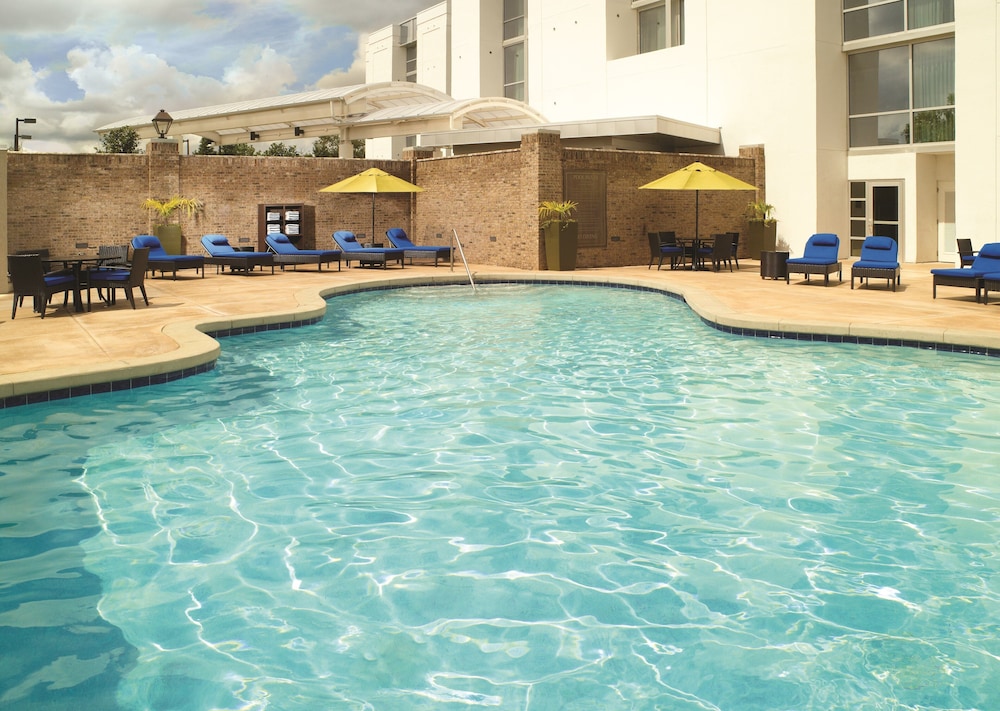 CROWNE PLAZA CHARLESTON AIRPORT CONV CTR 73/76