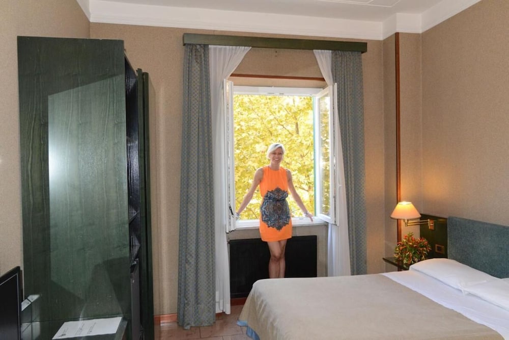 HOTEL GALLES 9/31