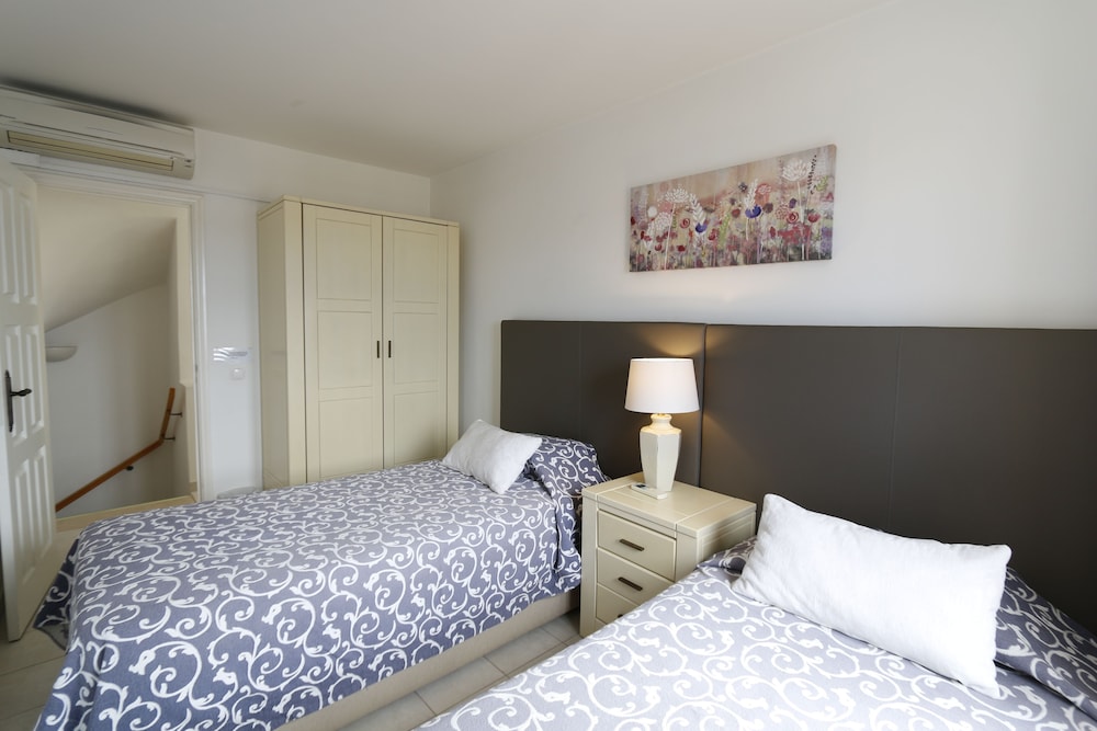 APARTAMENTOS THE OLD VILLAGE BY VILLAGE 4U 29/75