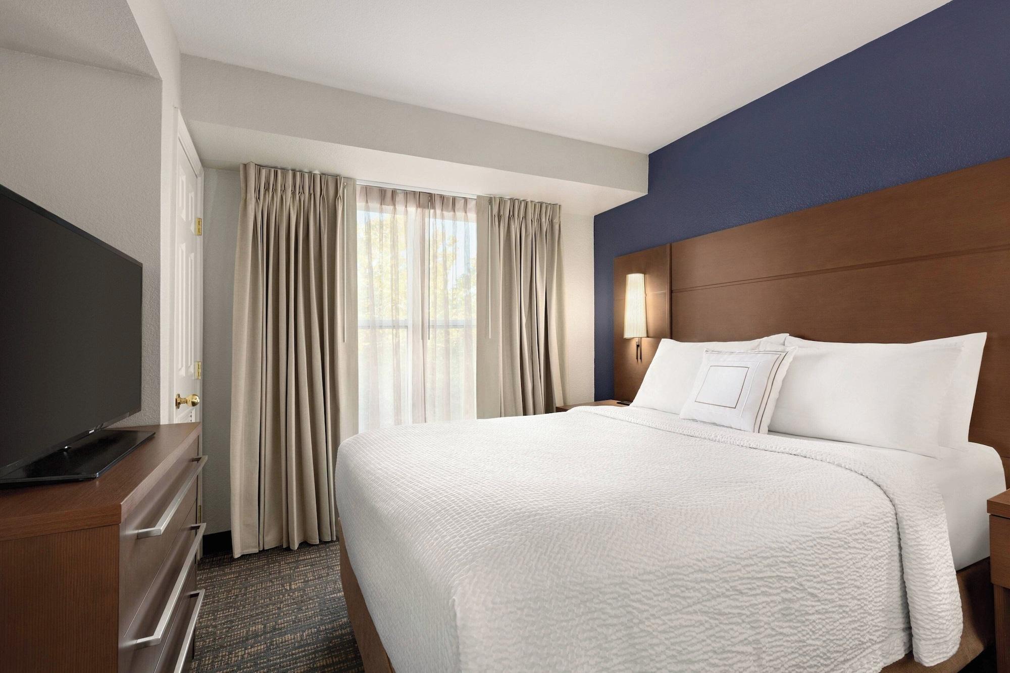 2 Bedrooms, Suite
