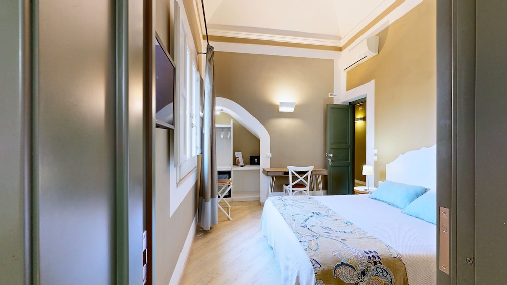 Room, Single Bed, Murphy Bed