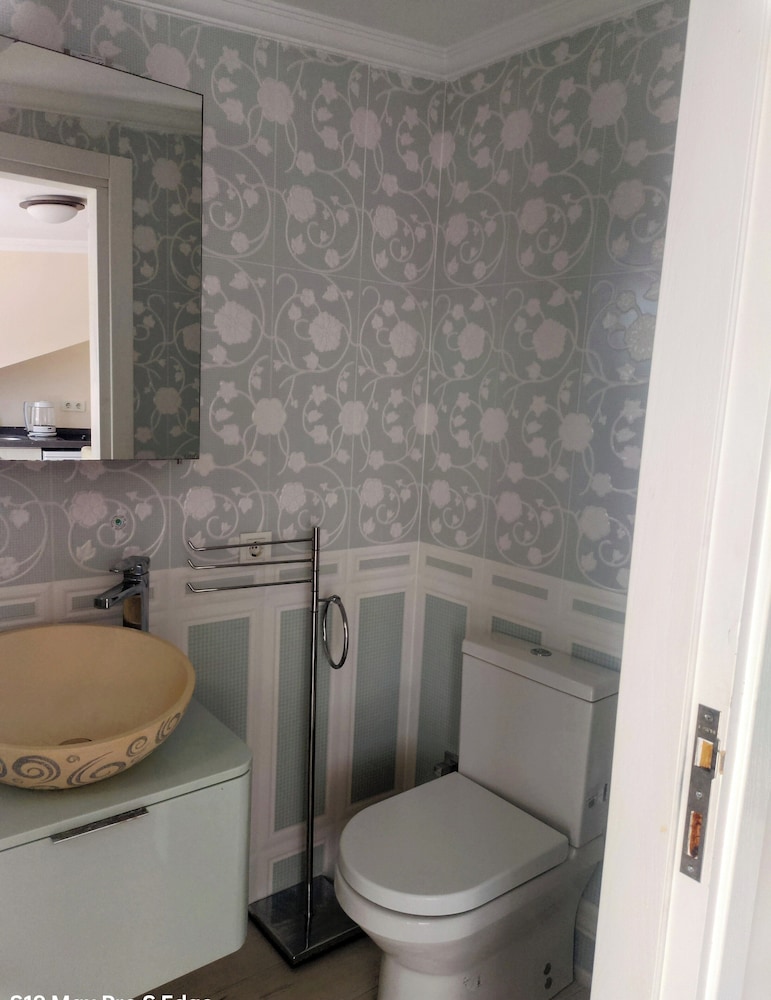 Heybeli Butik Hotel 50/50