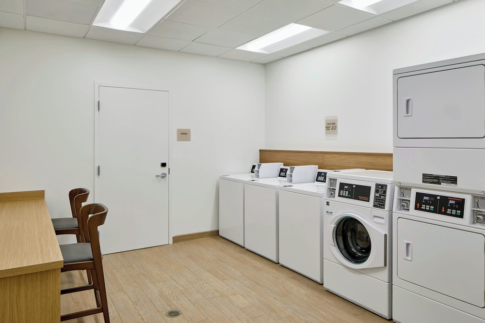 Element Atlanta Perimeter Center 24/50