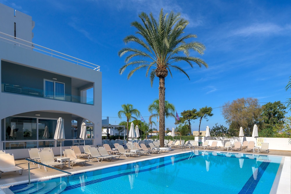 Oceanis Park Hotel 81/88