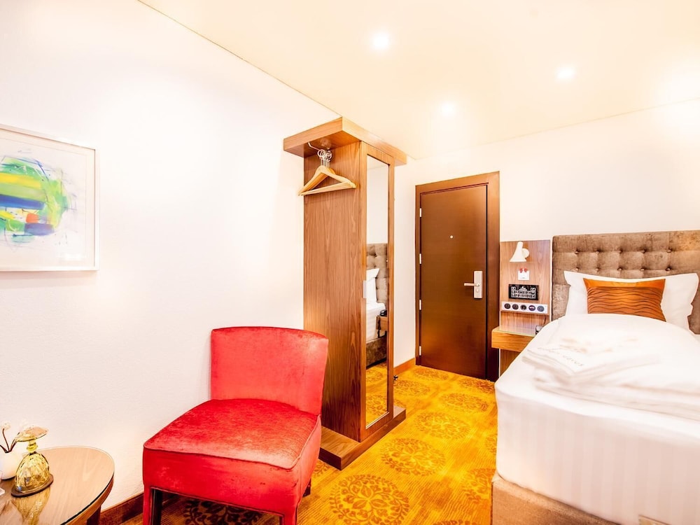 Arthaus Hotel 8/33