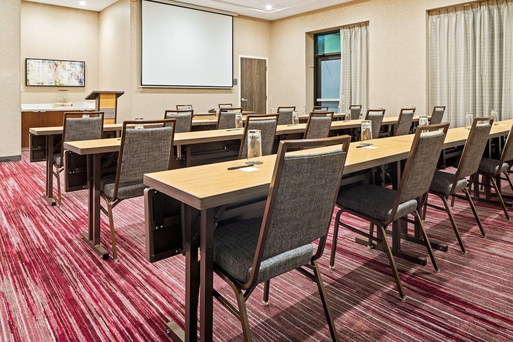 Courtyard by Marriott Houston Northeast 25/32