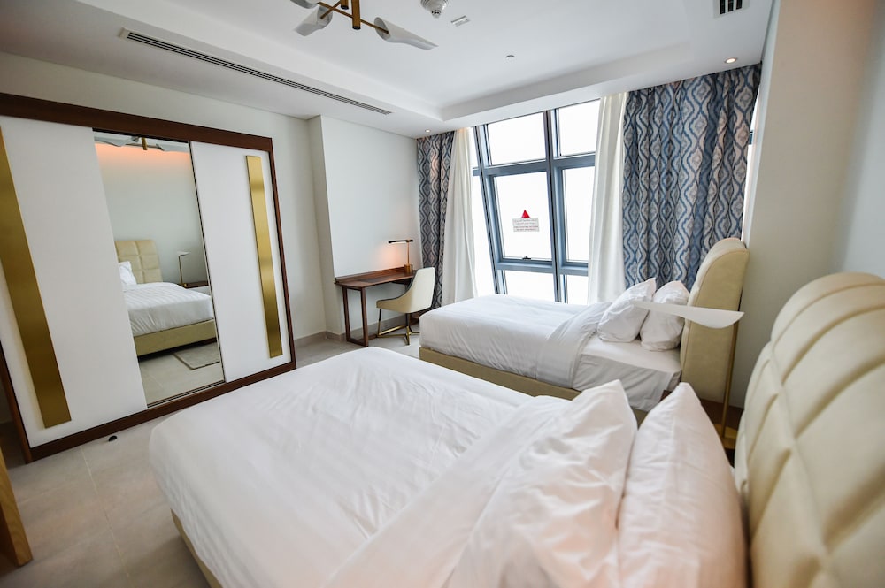 Waterfront Hotel Apartment 10/54