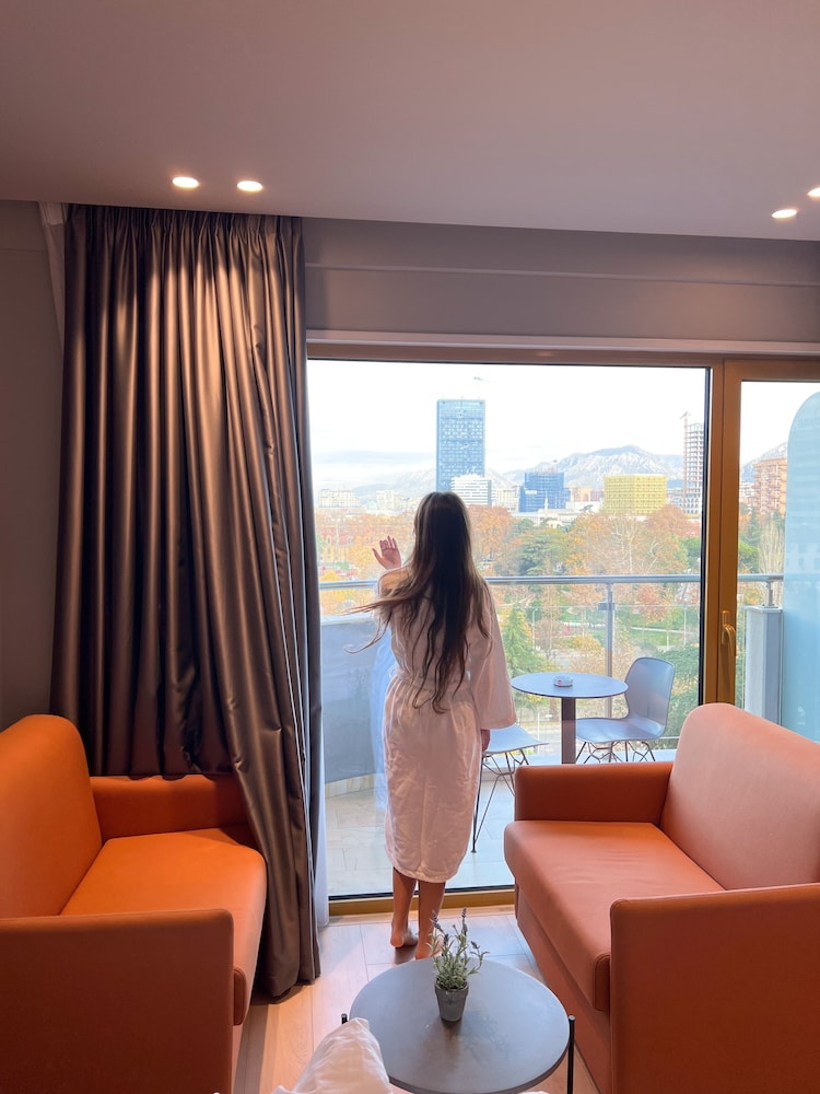 Mulaj Hotel Tirana 40/63