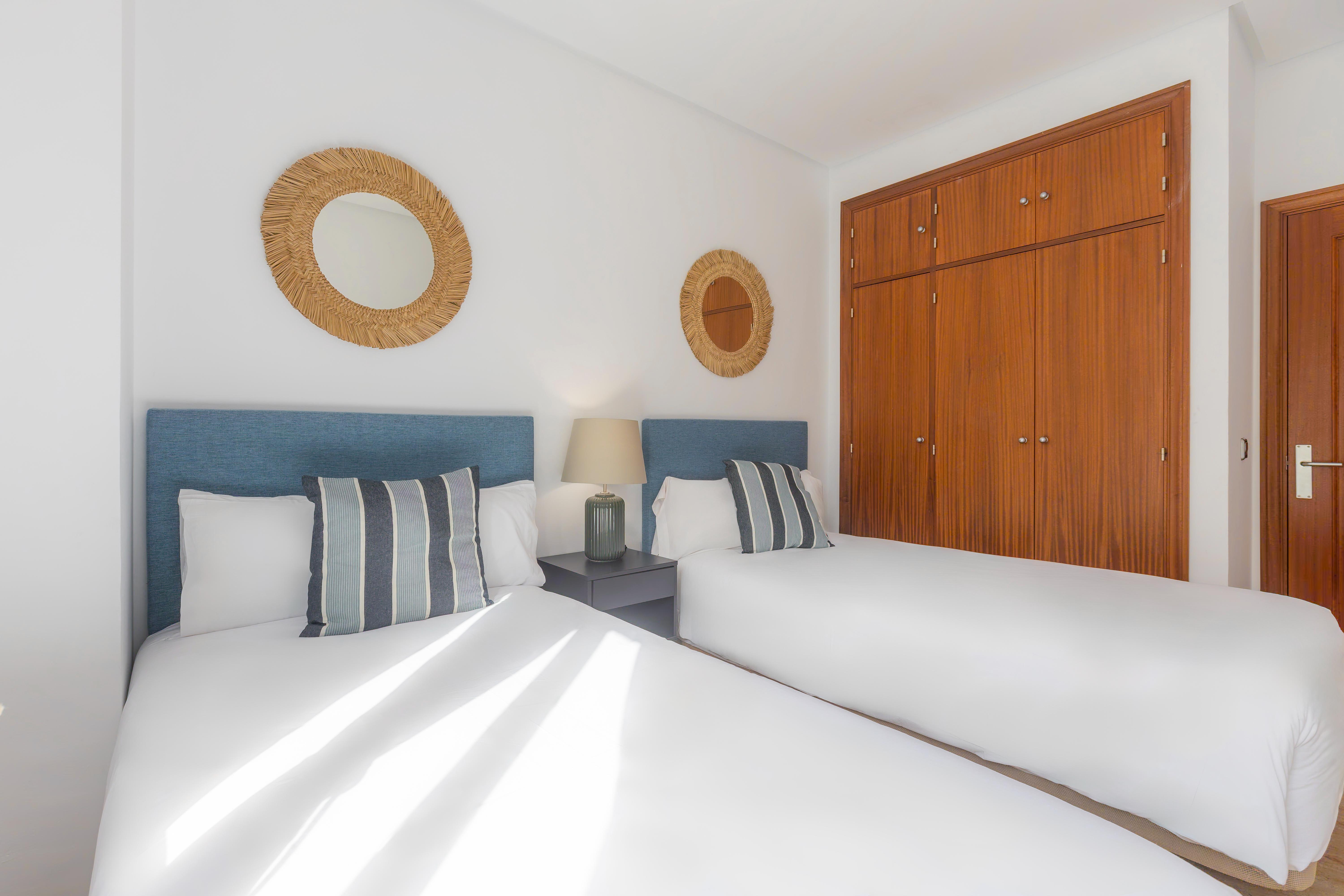 Apt Blueseas Bahia Marina 12/58