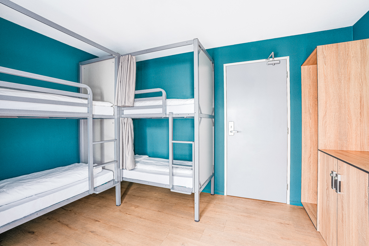 PRIVATE, 4 BEDROOMS, SHARED BATHROOM