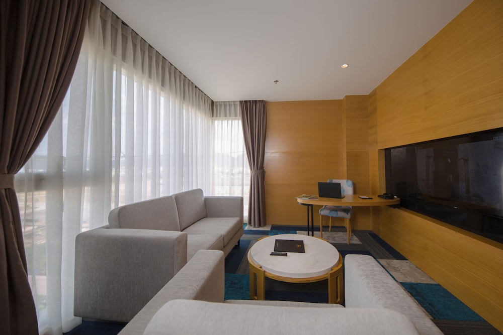 Quinter Central Nha Trang 30/50
