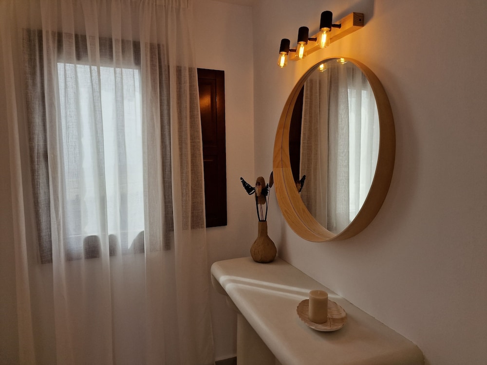Amerisa Suites 85/85