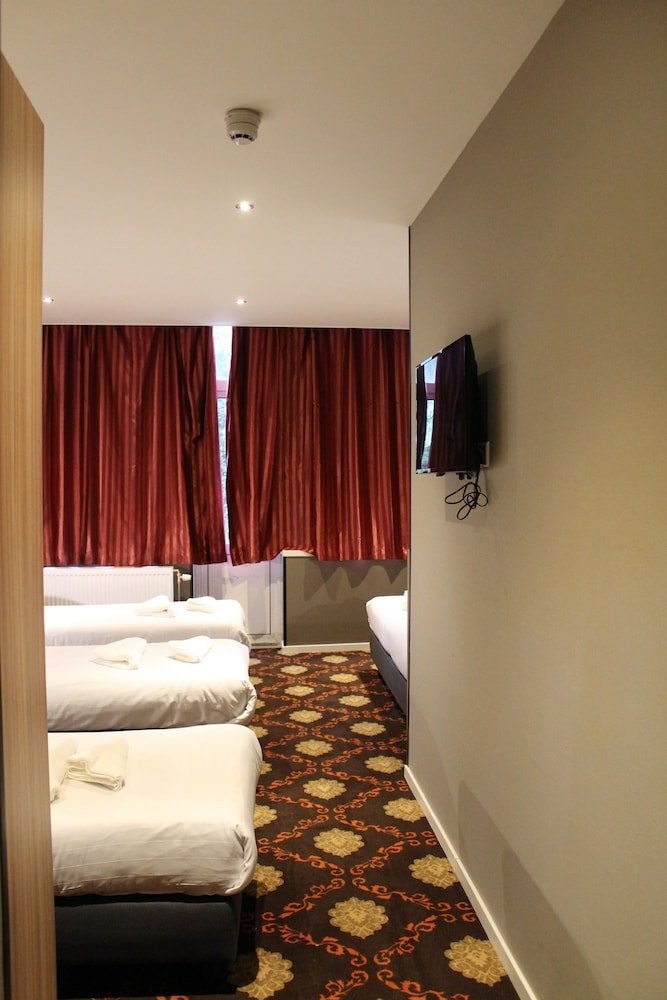 Aston City Hotel 11/45