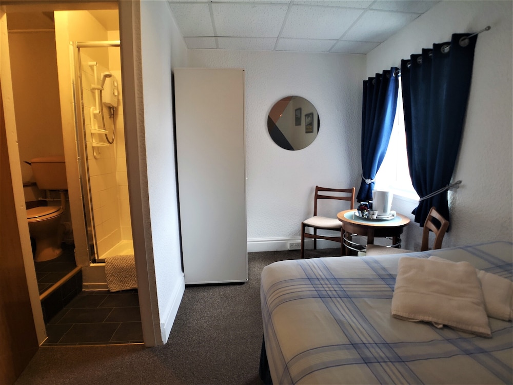 Aunties Coliseum Hotel 21/50