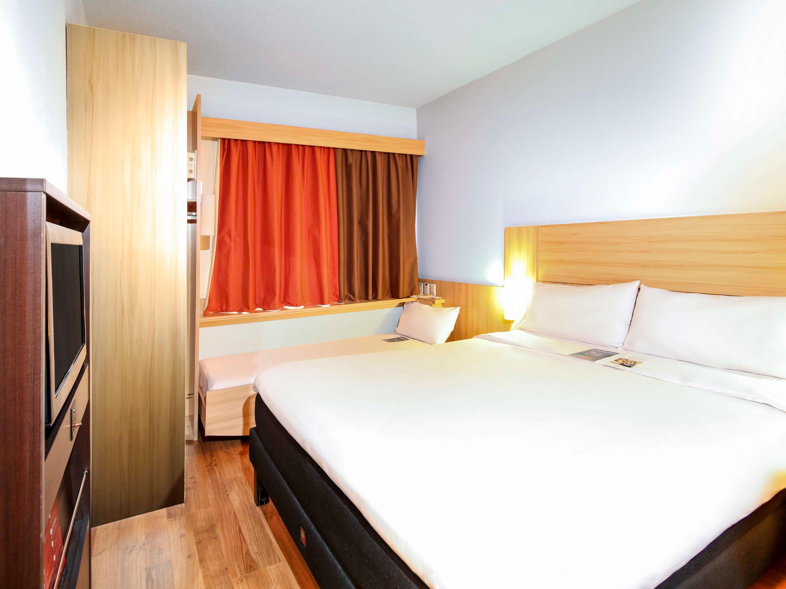 STANDARD, 1 DOUBLE AND 1 SINGLE BED