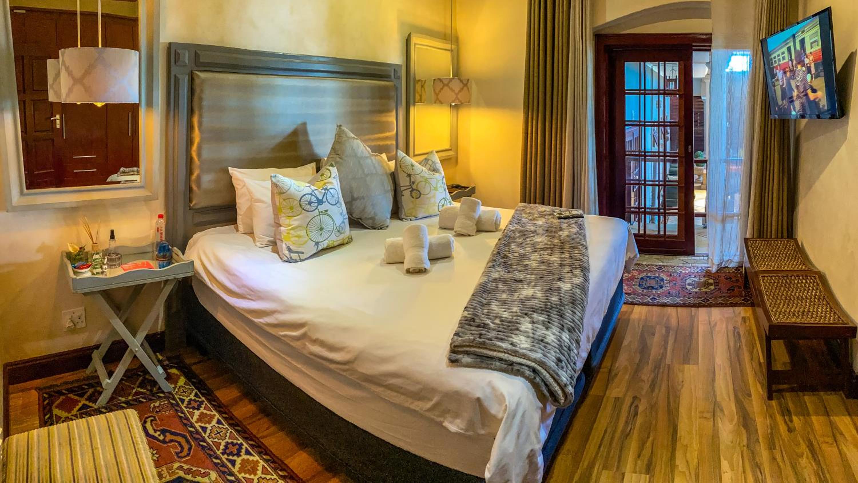 Spacube Luxury Suites and Spa 5/19