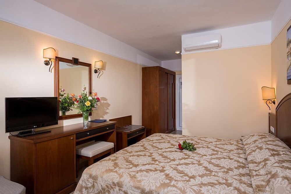 Vantaris Luxury Beach Resort 34/42