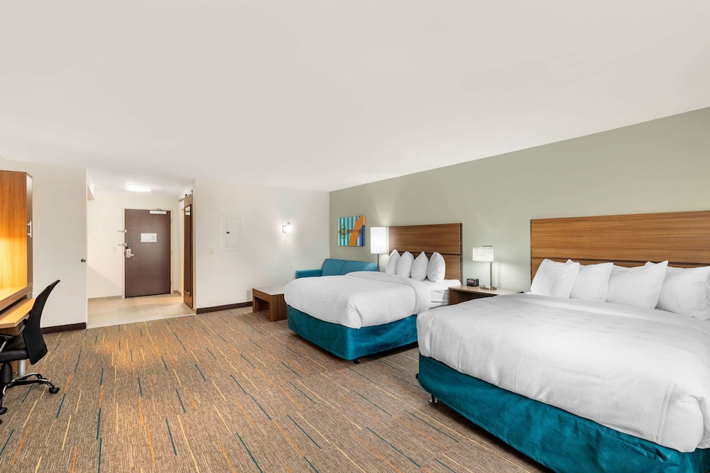 Mainstay Suites Lancaster Dallas South 14/37