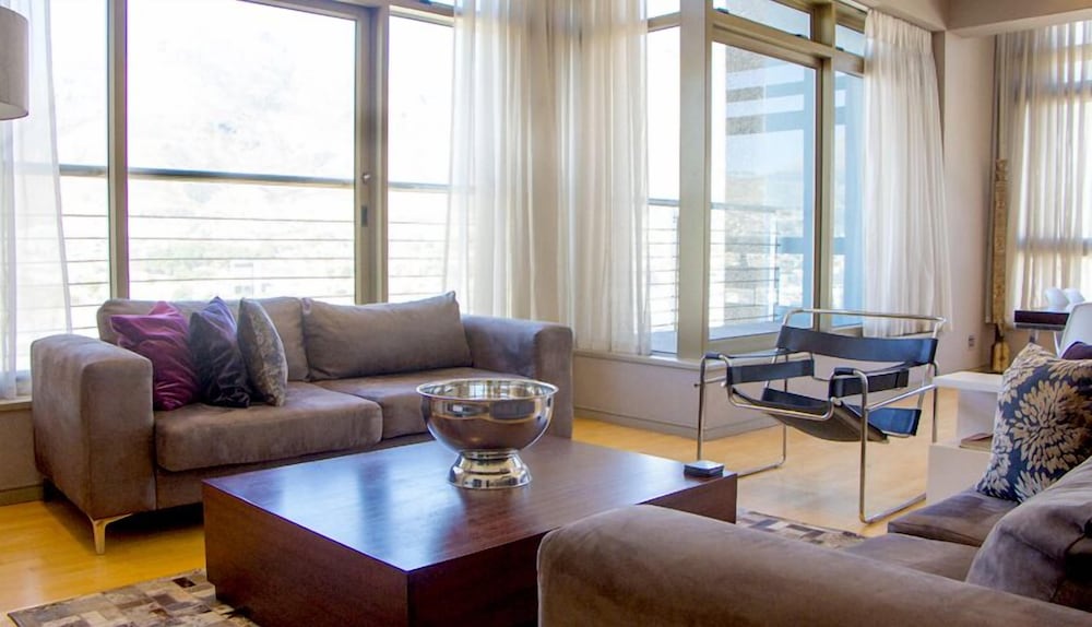ITC Hospitality Group Penthouse 2 Bedrooms Cartwright s Corner 16/38